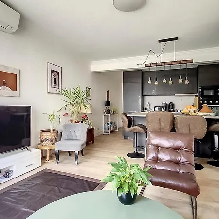 Henri Camille Real Estate- Santiago - 2 Bedrooms Close Croisette *