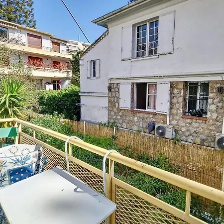 Henri Camille Real Estate- Santiago - 2 Bedrooms Close Croisette 펜션