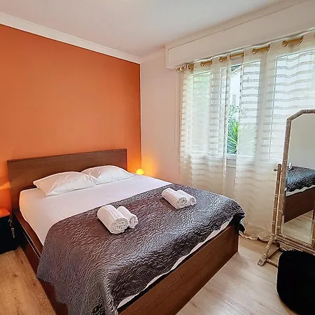 Henri Camille Real Estate- Santiago - 2 Bedrooms Close Croisette